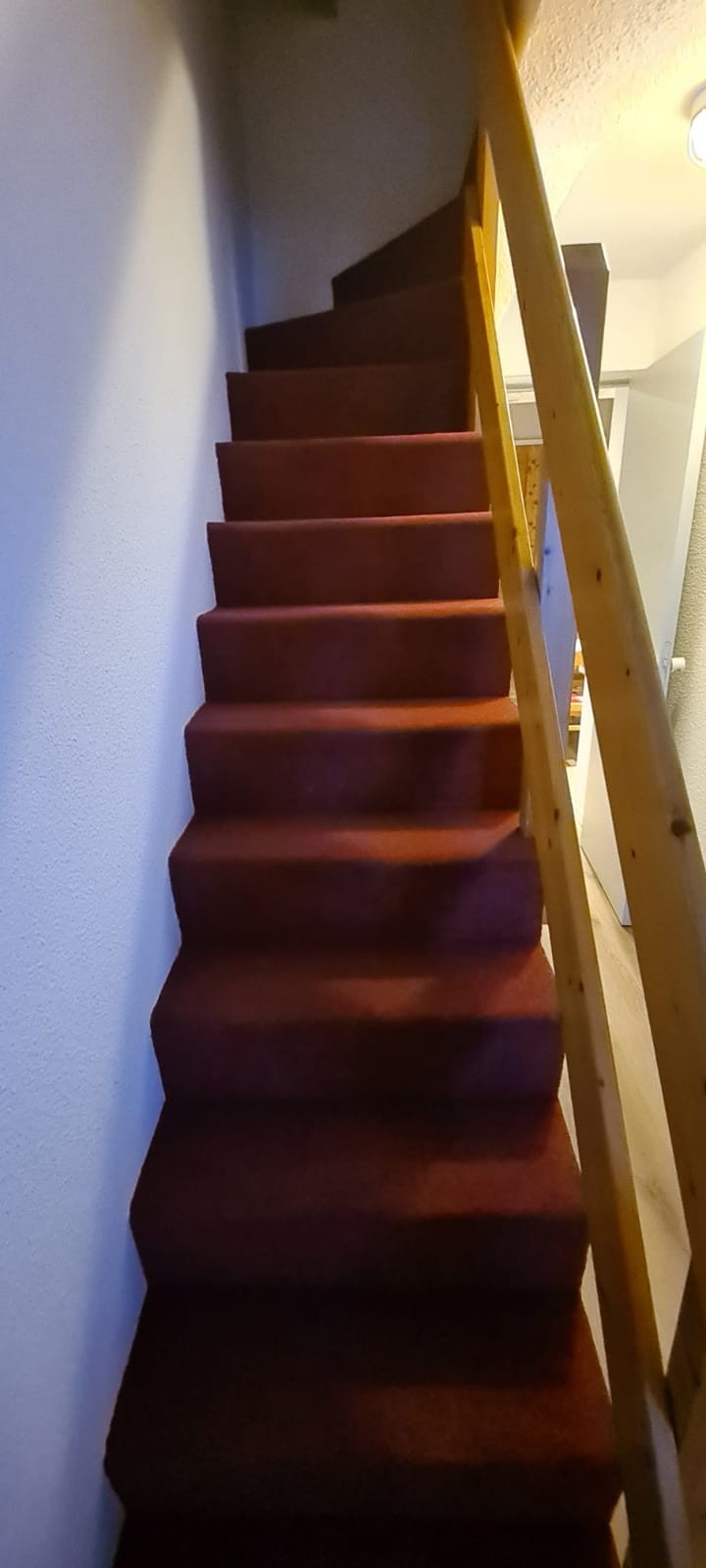 Pose de moquette sur escalier