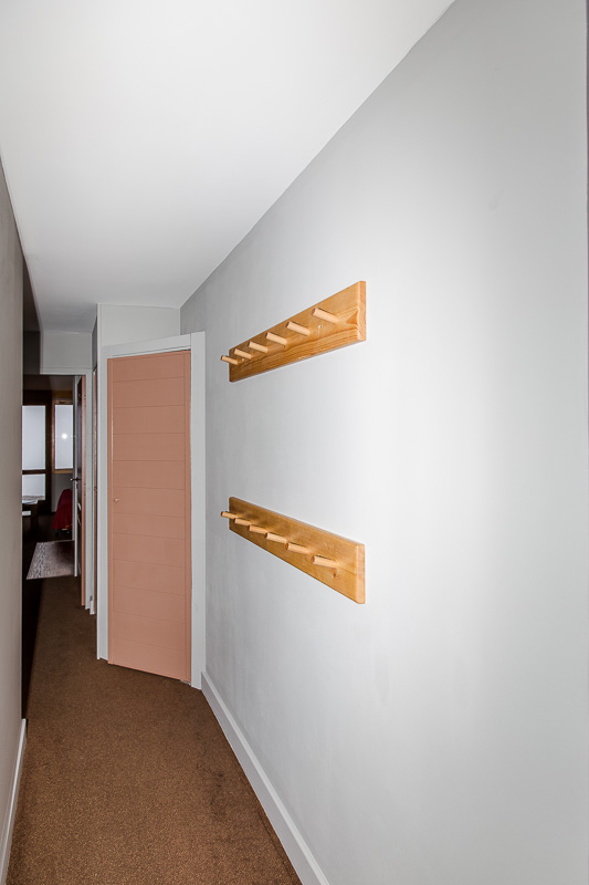 Couloir : murs, portes, plafond